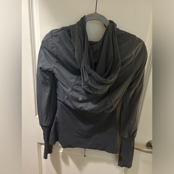 Lululemon reversible define jacket - Picture 2 of 7